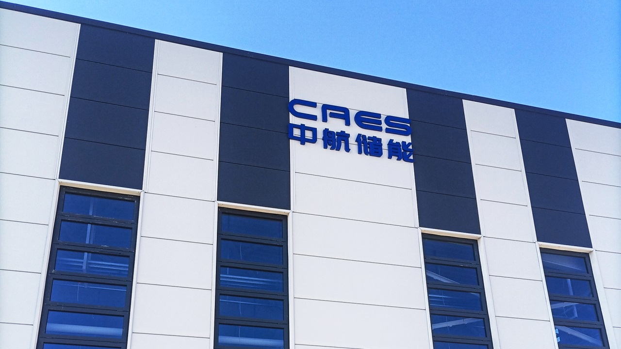 寶潤達聚氨酯封邊巖棉板破局內蒙古高寒環境，筑造“零碳安全墻”